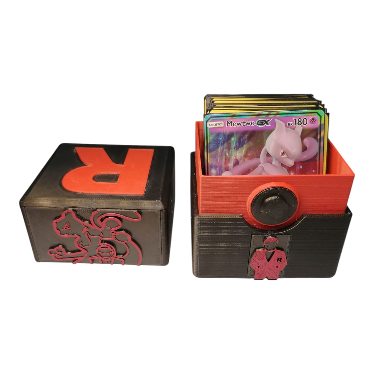 Deck Box Team Rocket 3D – Edición Giovanni & Mewtwo